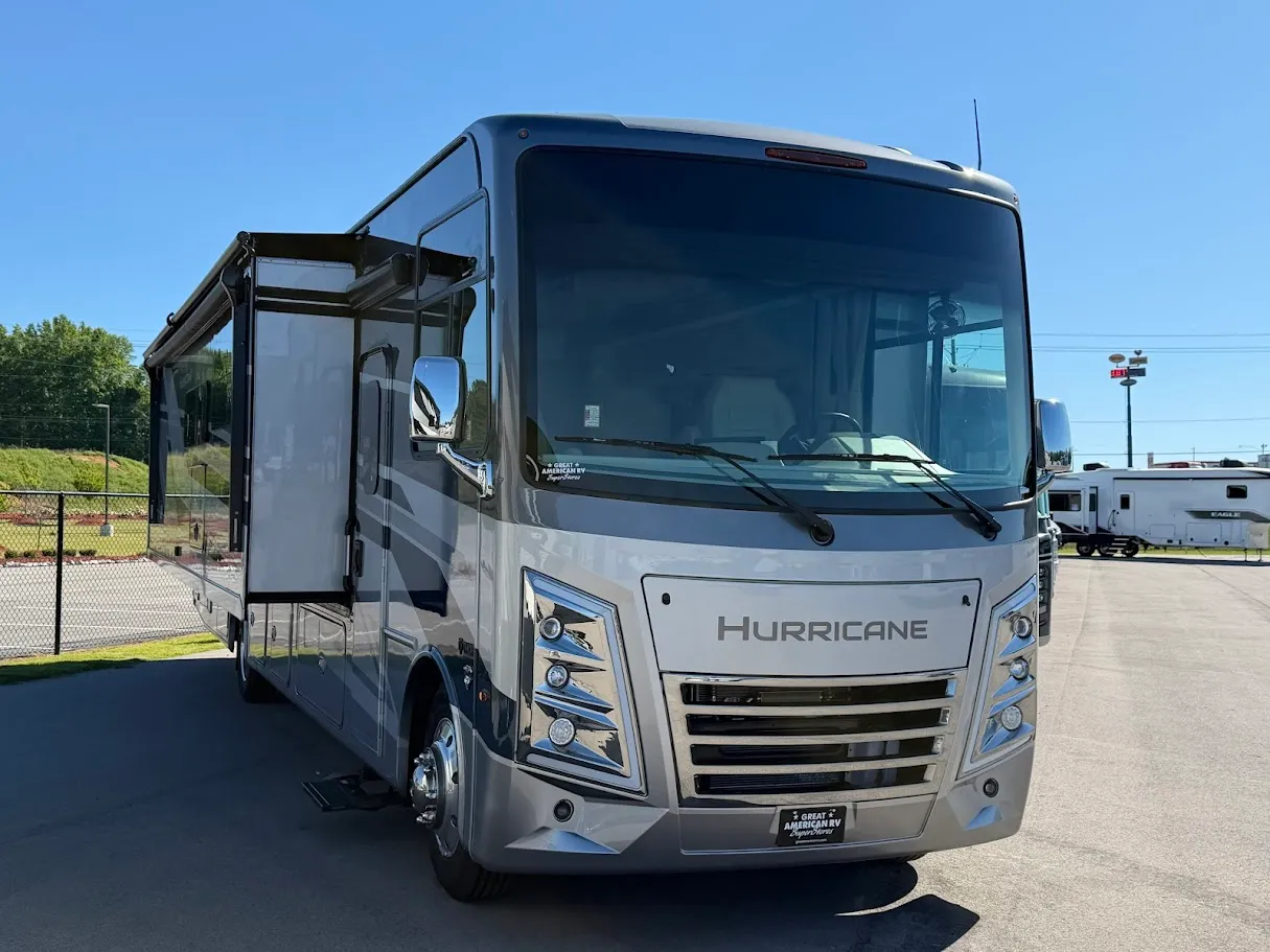 2027 Thor Motor Coach Hurricane 36H - Photo 2