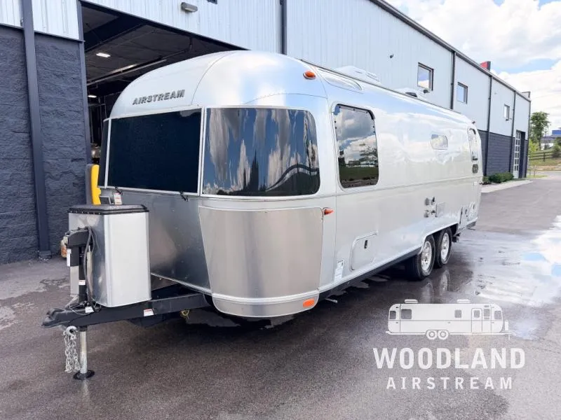 2022 Airstream Flying Cloud 25RB - Photo 3