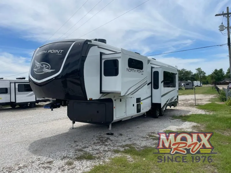 2025 Jayco North Point 365RKTS - Photo 4