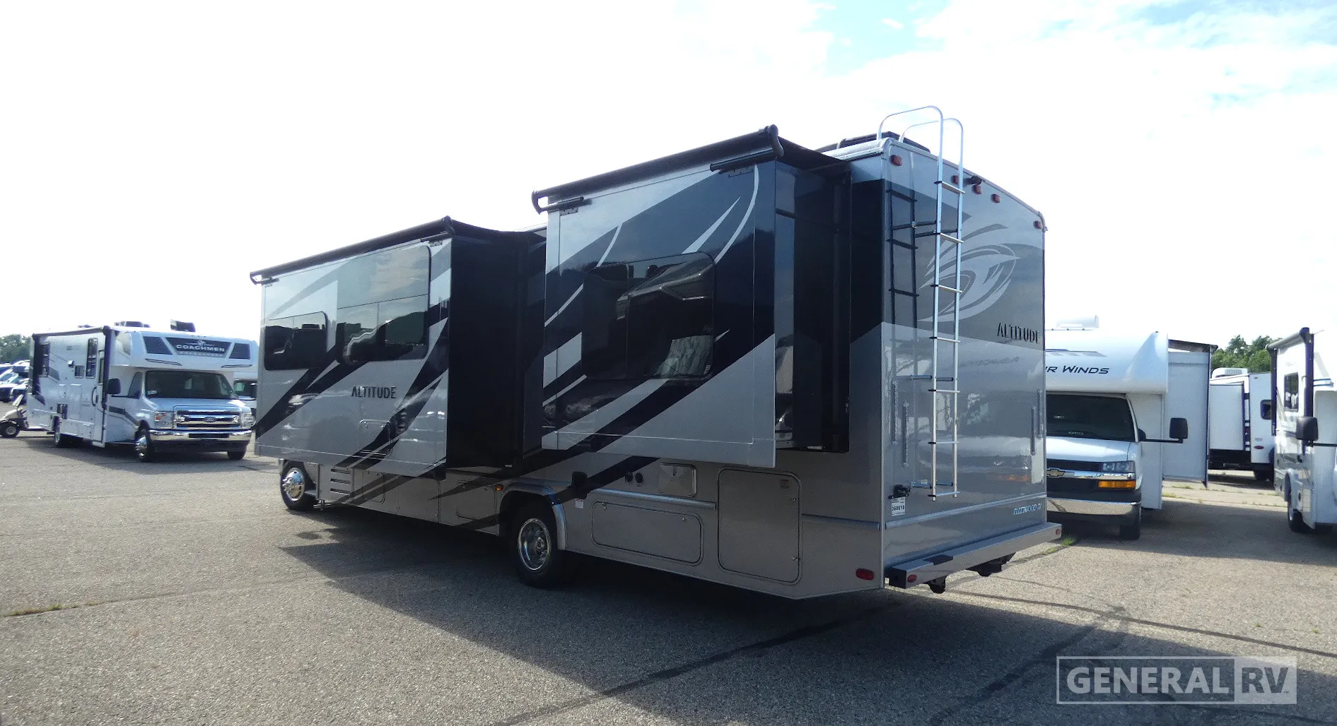 2027 Fleetwood Altitude 29H - Photo 4