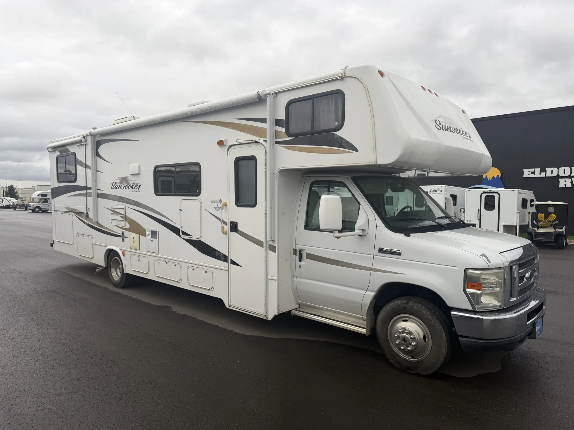 2012 Forest River Sunseeker 3010DS - Photo 2