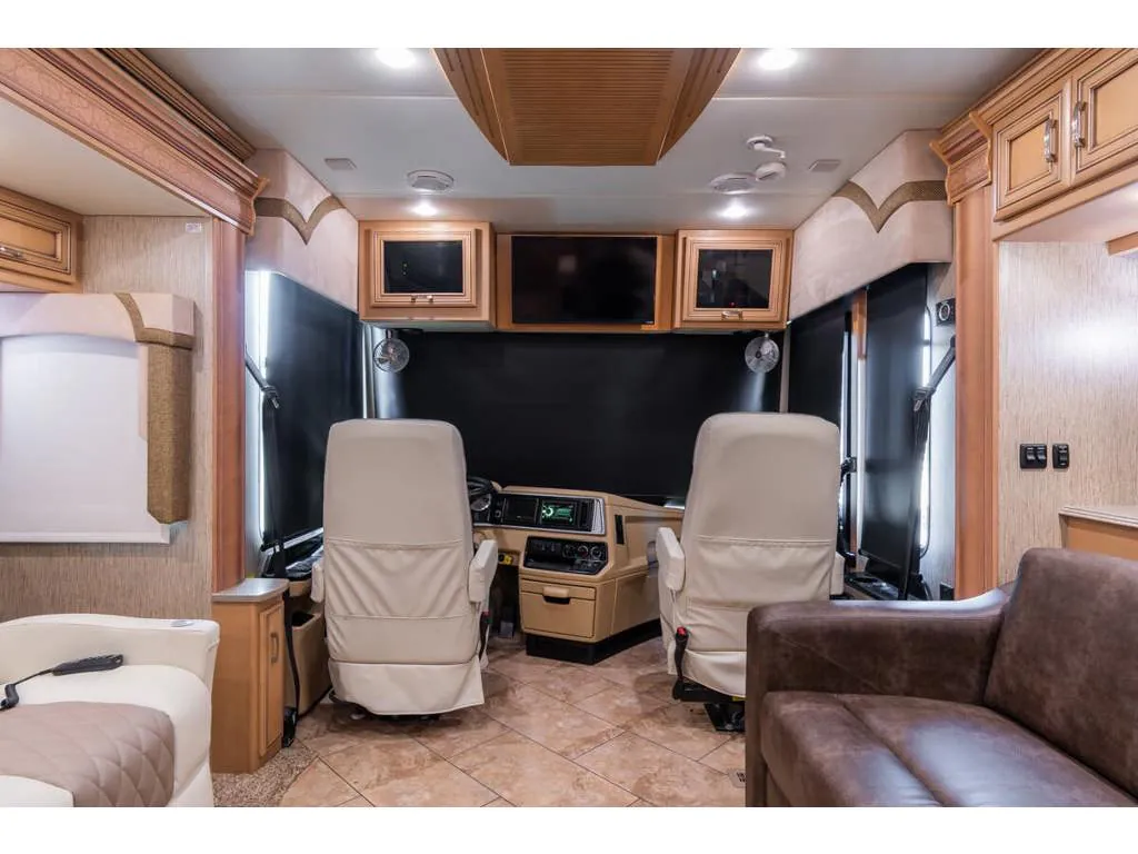 2016 Newmar Ventana 4037 - Photo 4