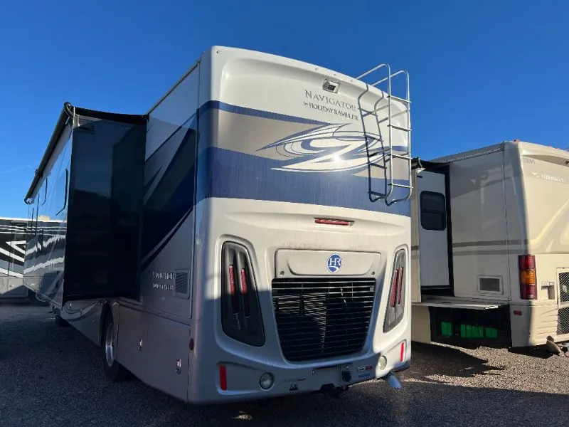 2023 Holiday Rambler Navigator 38N - Photo 3