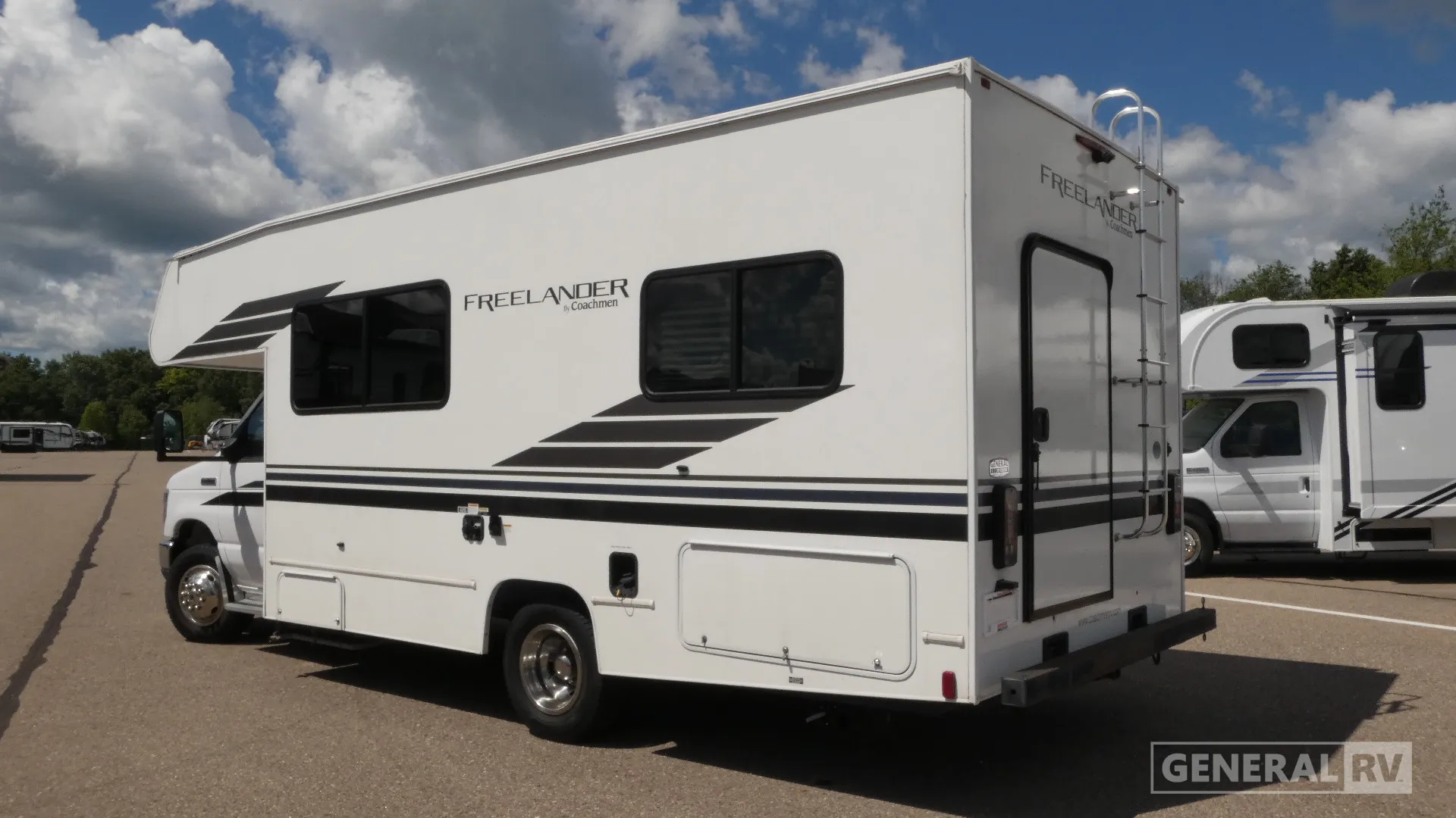2021 Coachmen Freelander 22XG - Photo 4