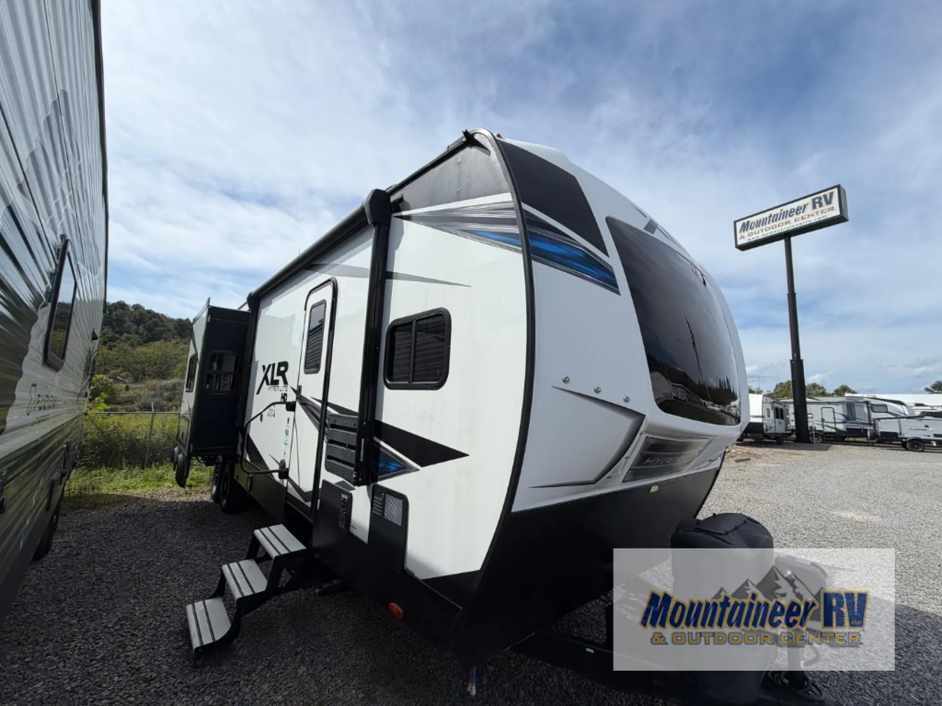 2021 Forest River XLR Hyperlite 3310 - Photo 2