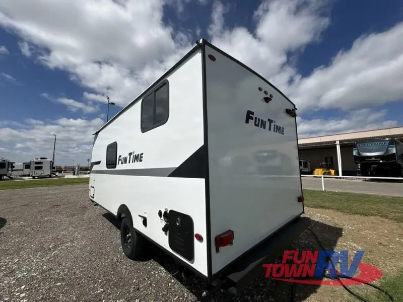2026 CrossRoads RV Fun Time 18BH - Photo 4