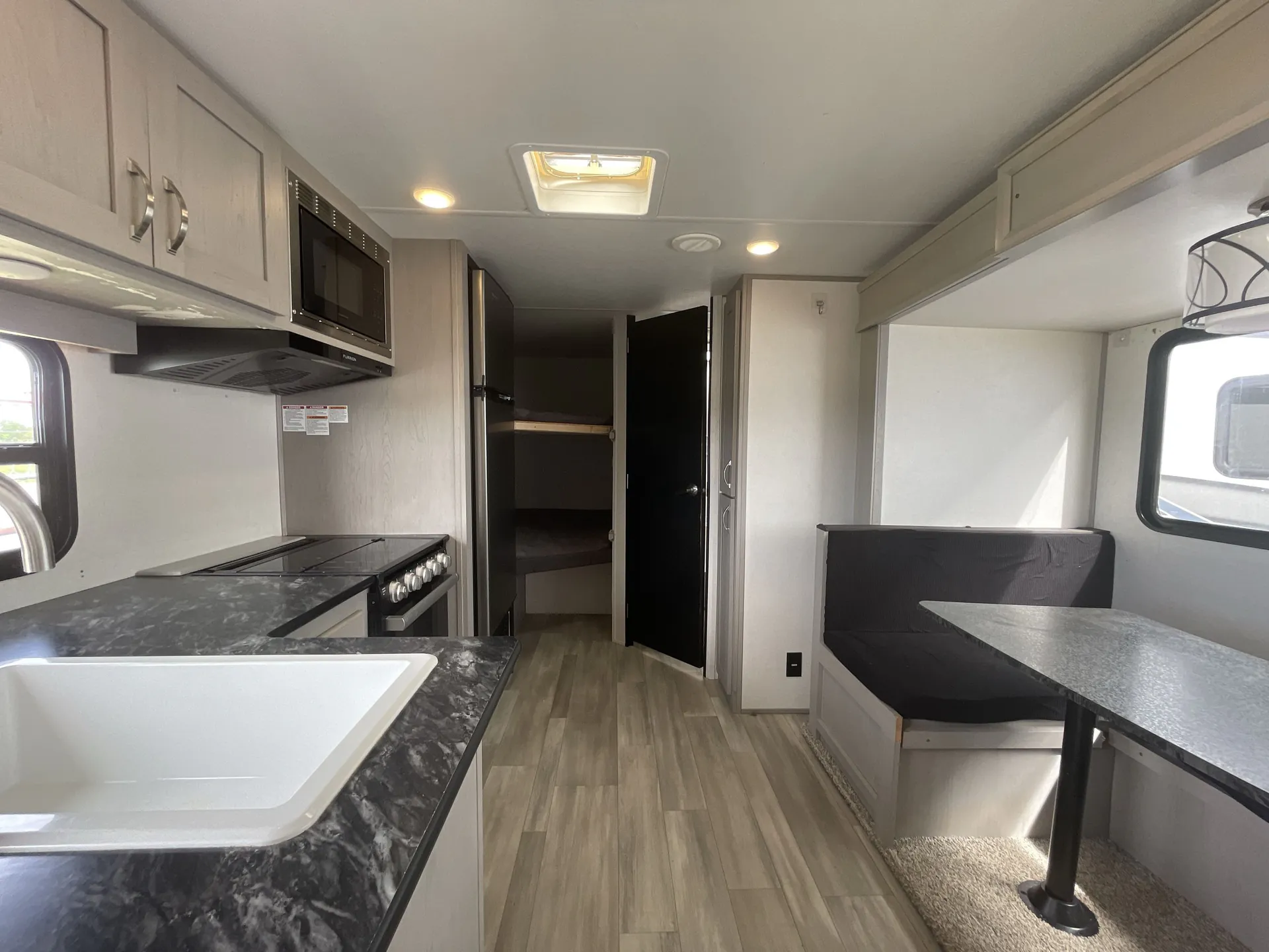 2022 Prime Time Tracer LE 230BHSLE - Photo 4