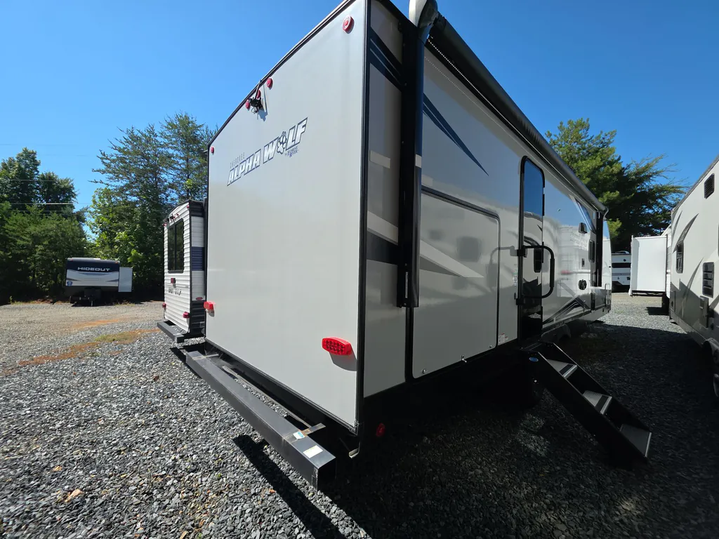 2022 Forest River Cherokee Alpha Wolf 26RB-L, Photos photo 8