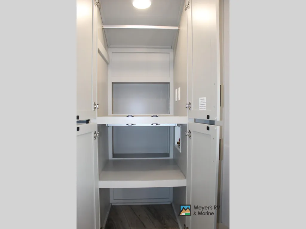 2026 Brinkley Model Z 3600, Photos photo 18