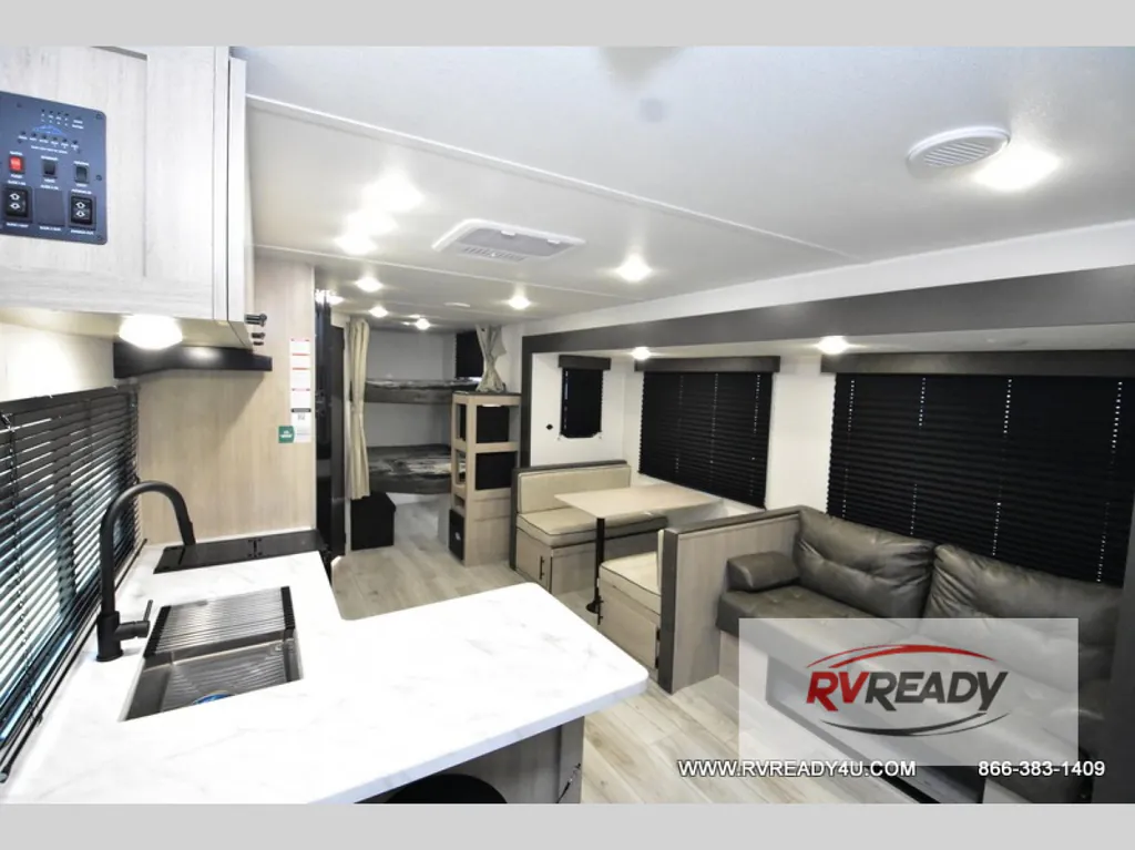 2027 East to West Della Terra 280BH, Photos photo 7