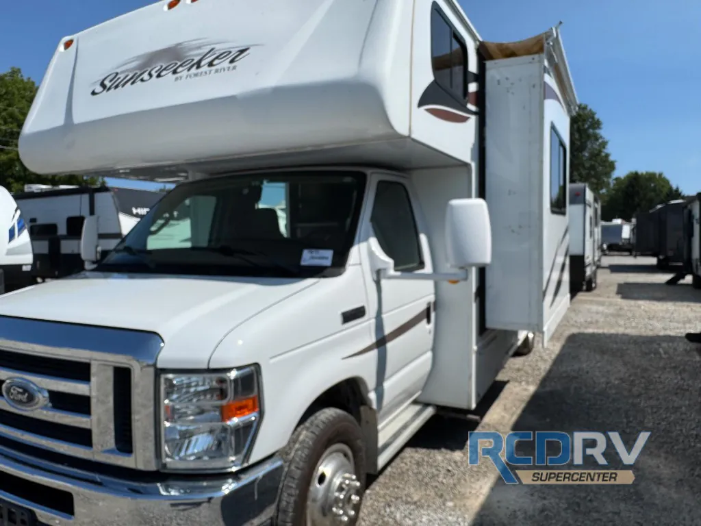 2013 Forest River Sunseeker 2650S, Photos photo 6