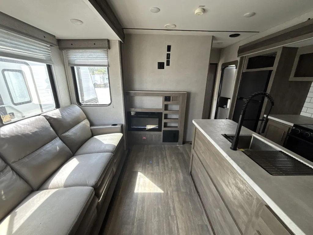 2022 Forest River XLR Boost 31QB, Photos photo 9