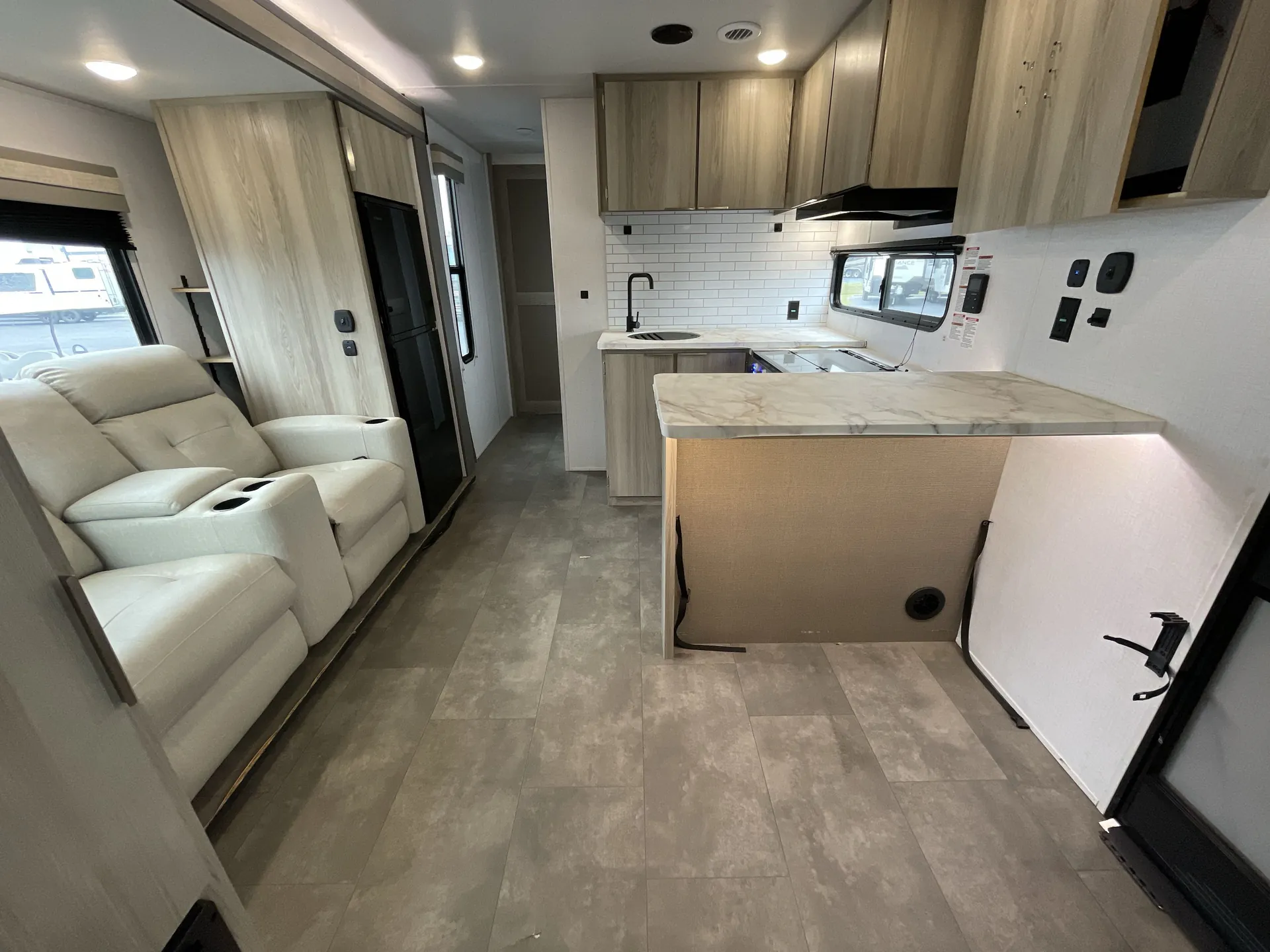 2024 Forest River Wildwood FSX 275VC — living area main