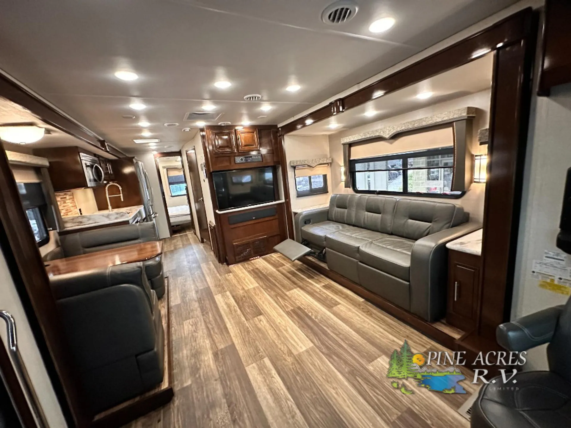 2018 Forest River Georgetown 7 Series GT7 34P7 - Photo 3