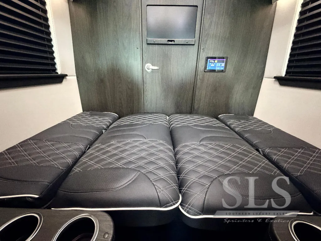 2025 Midwest Automotive Designs Luxe Cruiser D4, Photos photo 34