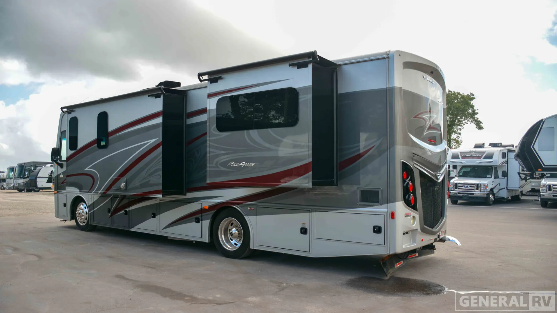 2023 Fleetwood Pace Arrow 33D - Photo 4