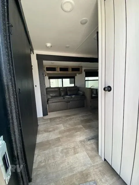 2025 Palomino Puma 337BH, Photos photo 23