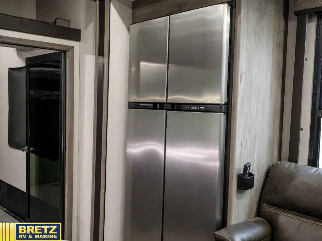 2021 Keystone Raptor 423, Photos photo 13