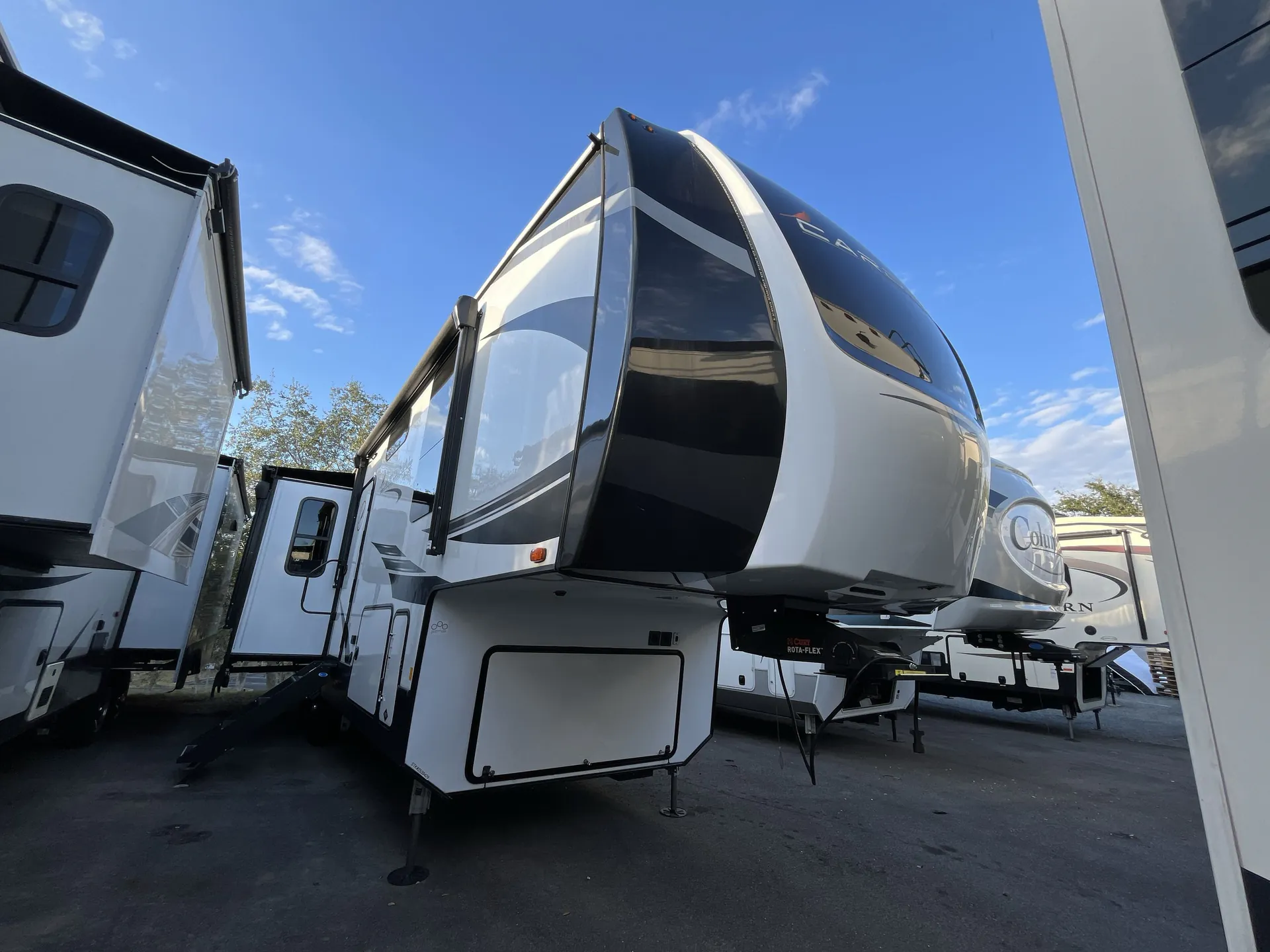 2022 Forest River Cardinal Luxury 320RLX - Photo 2