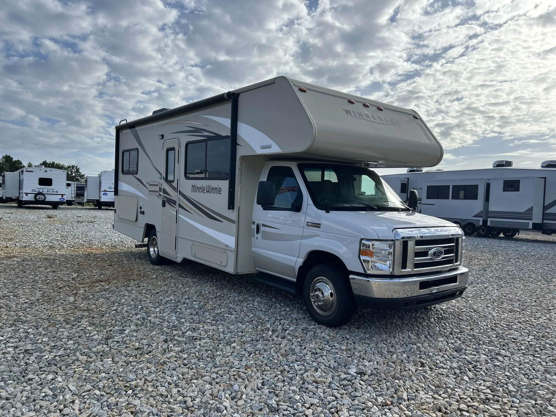 2017 Winnebago Minnie Winnie 25B - Photo 2