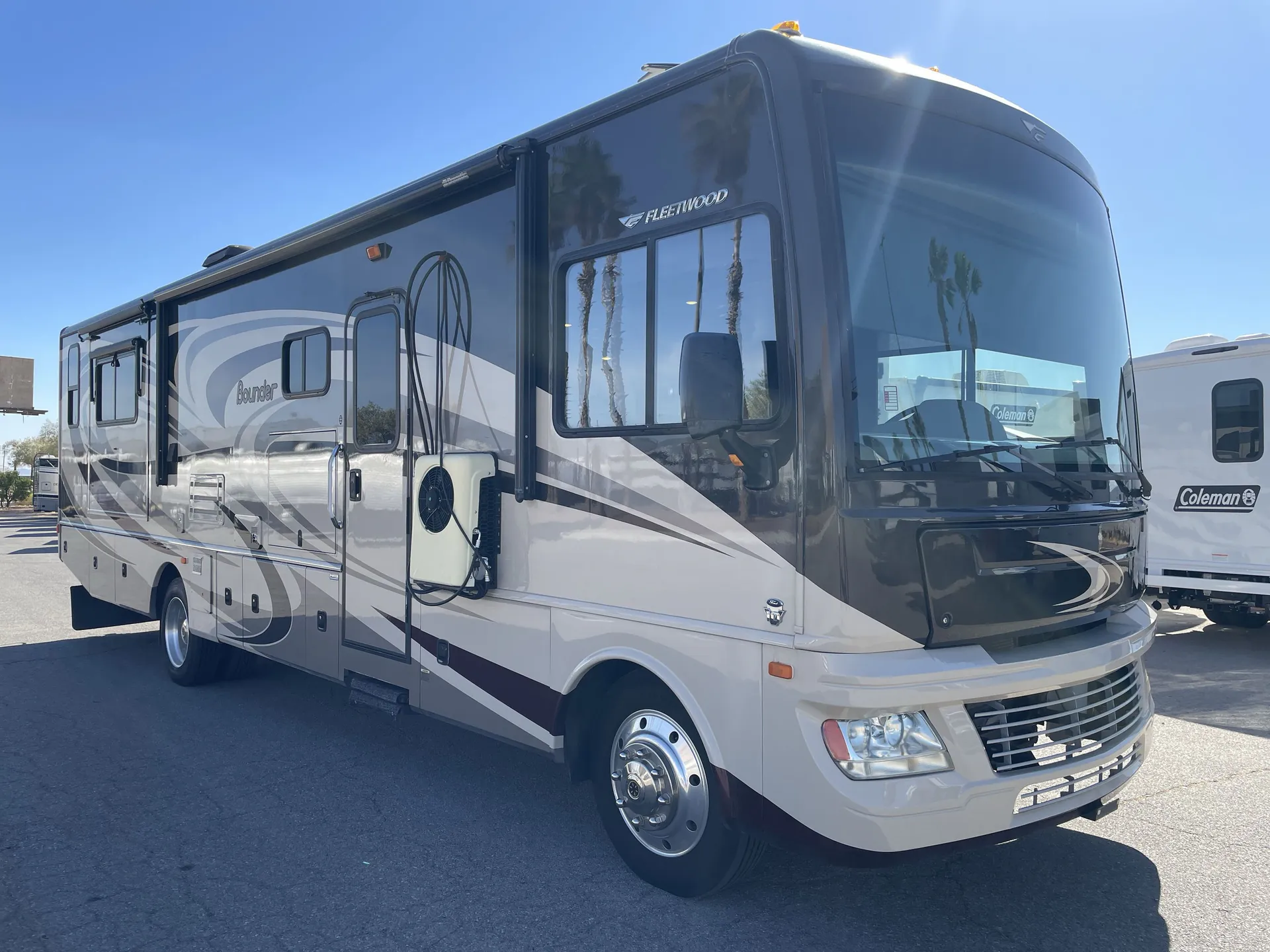 2014 Fleetwood Bounder 36E - Photo 2