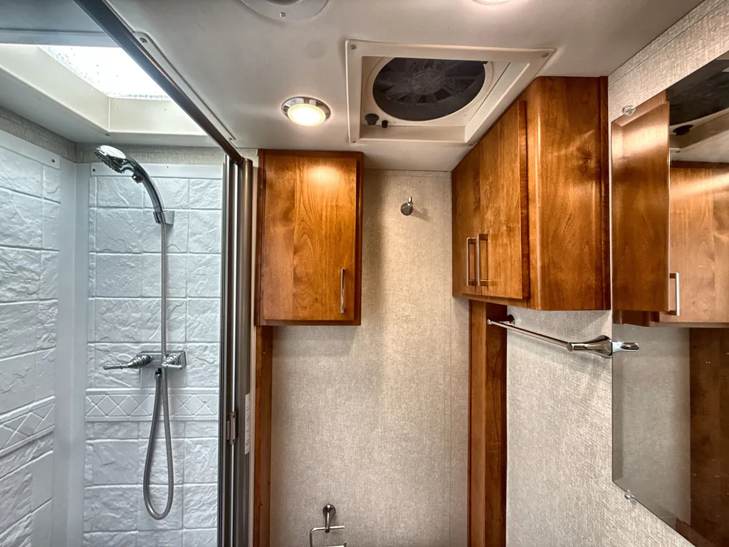 2019 Tiffin Wayfarer 25 QW, Photos photo 17