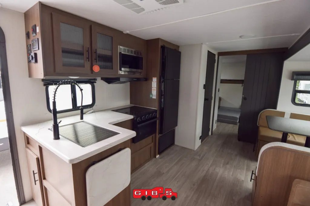 2026 Forest River Wildcat ONE 281QBEDS — Photo 6