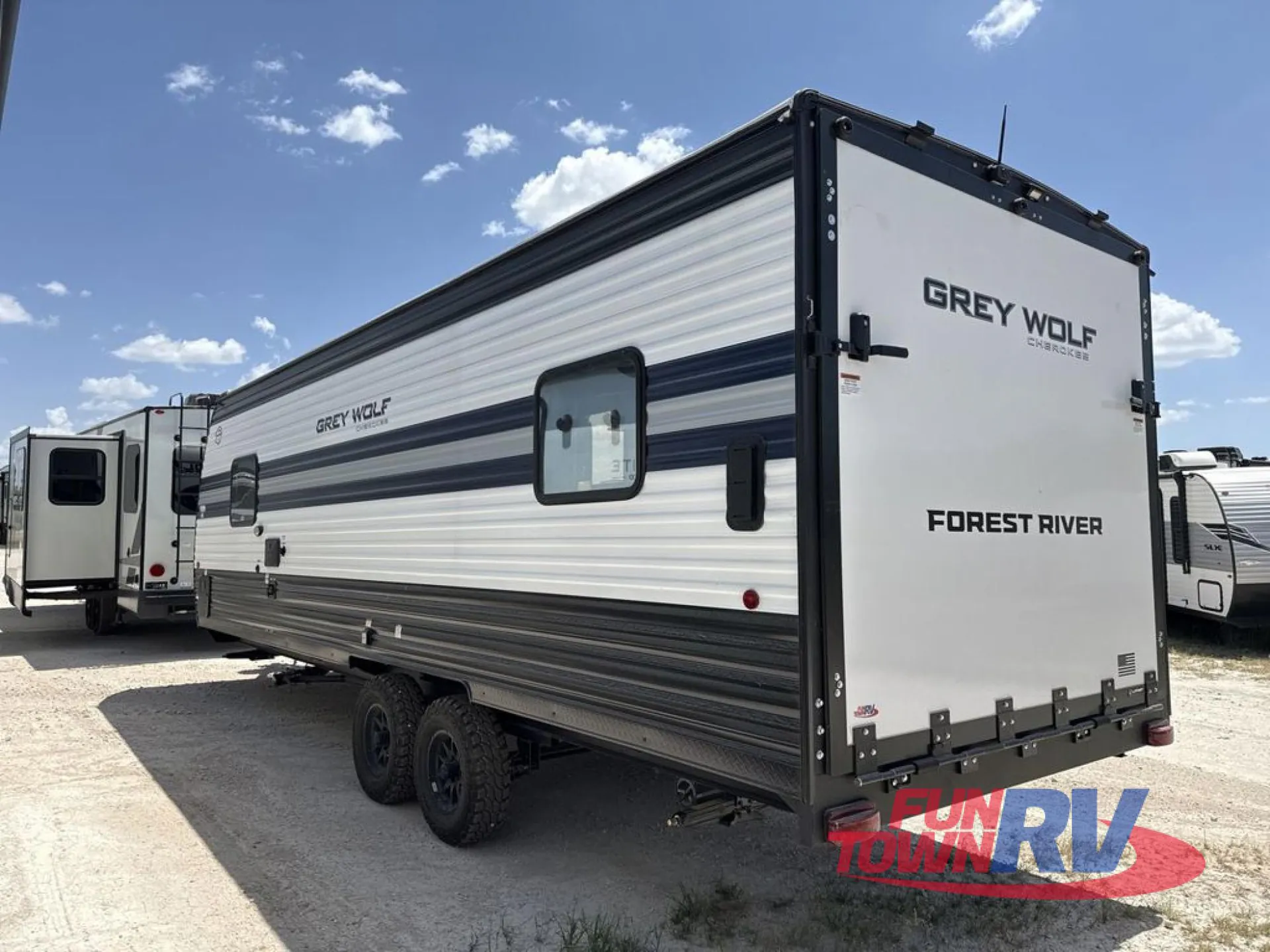 2027 Forest River Cherokee Grey Wolf 22RR - Photo 4