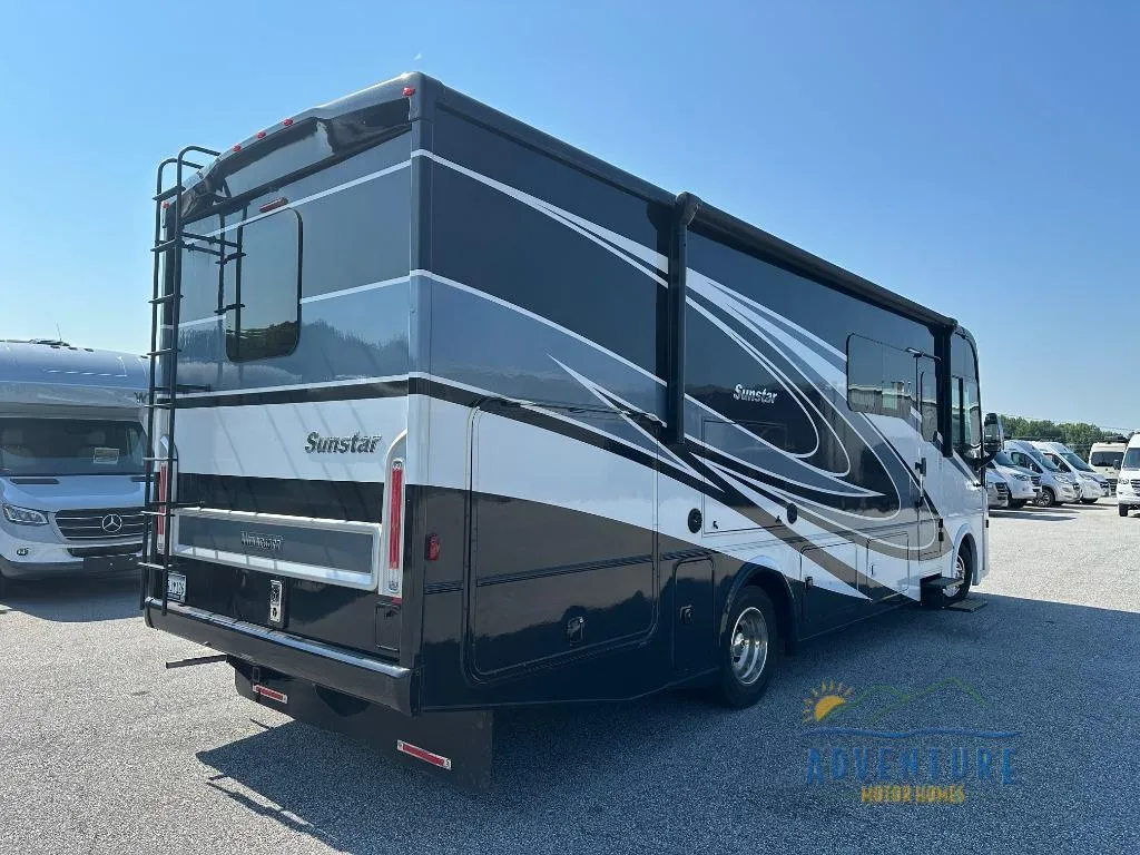 2023 Winnebago Sunstar 29V - Photo 4