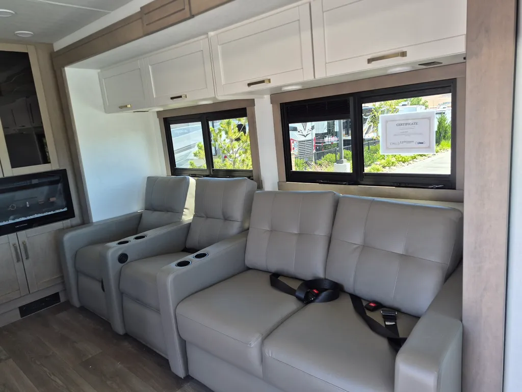 2027 Entegra Coach Vision XL 36C, Photos photo 8