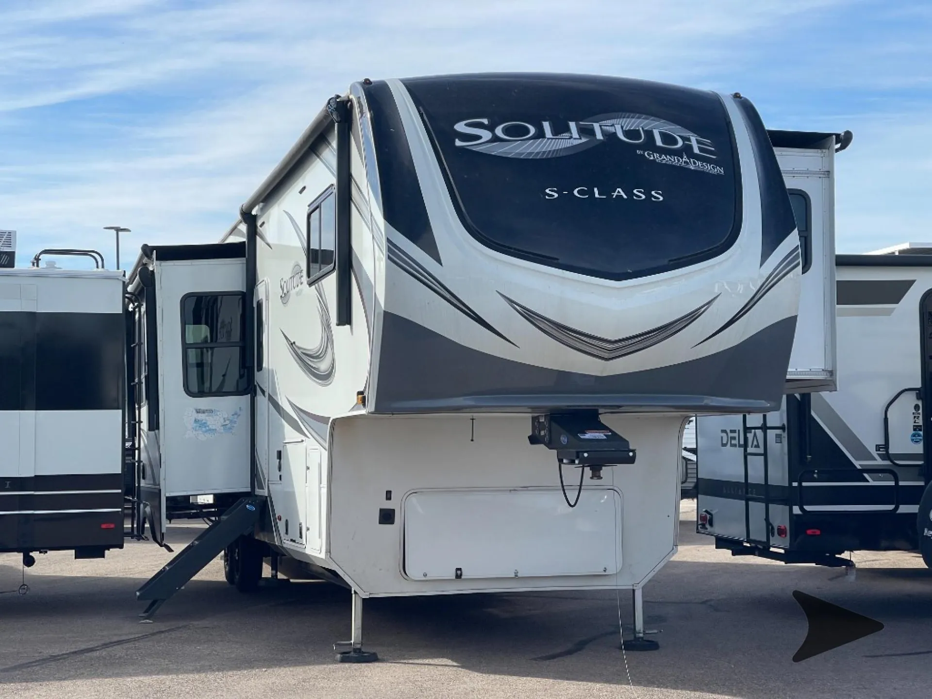 2022 Grand Design Solitude S-Class 3950BH - Photo 2