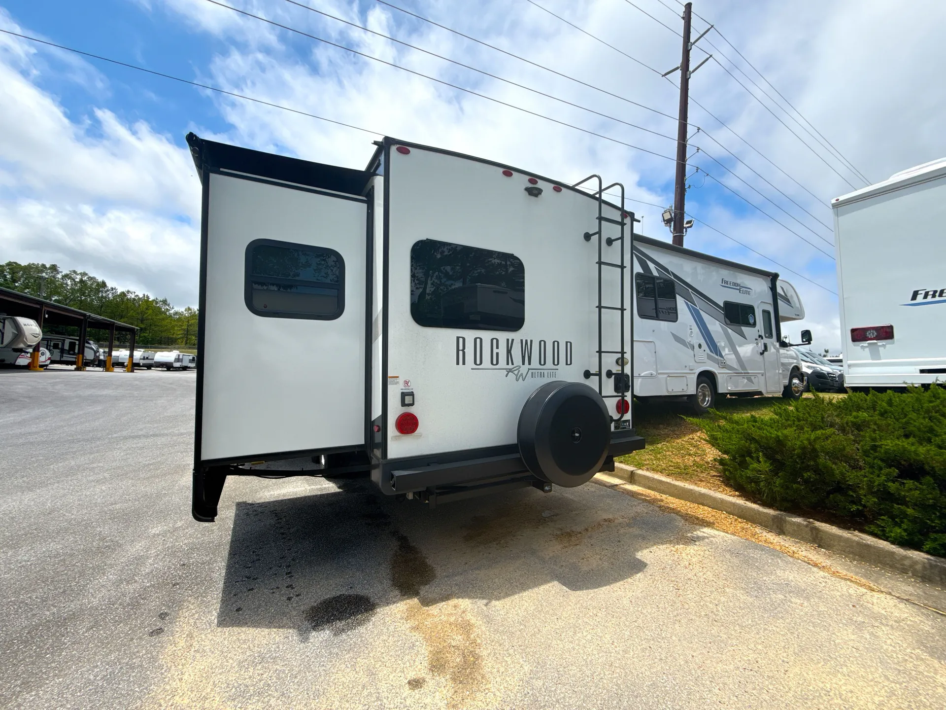 2024 Forest River Rockwood Ultra Lite 2608BS — backside