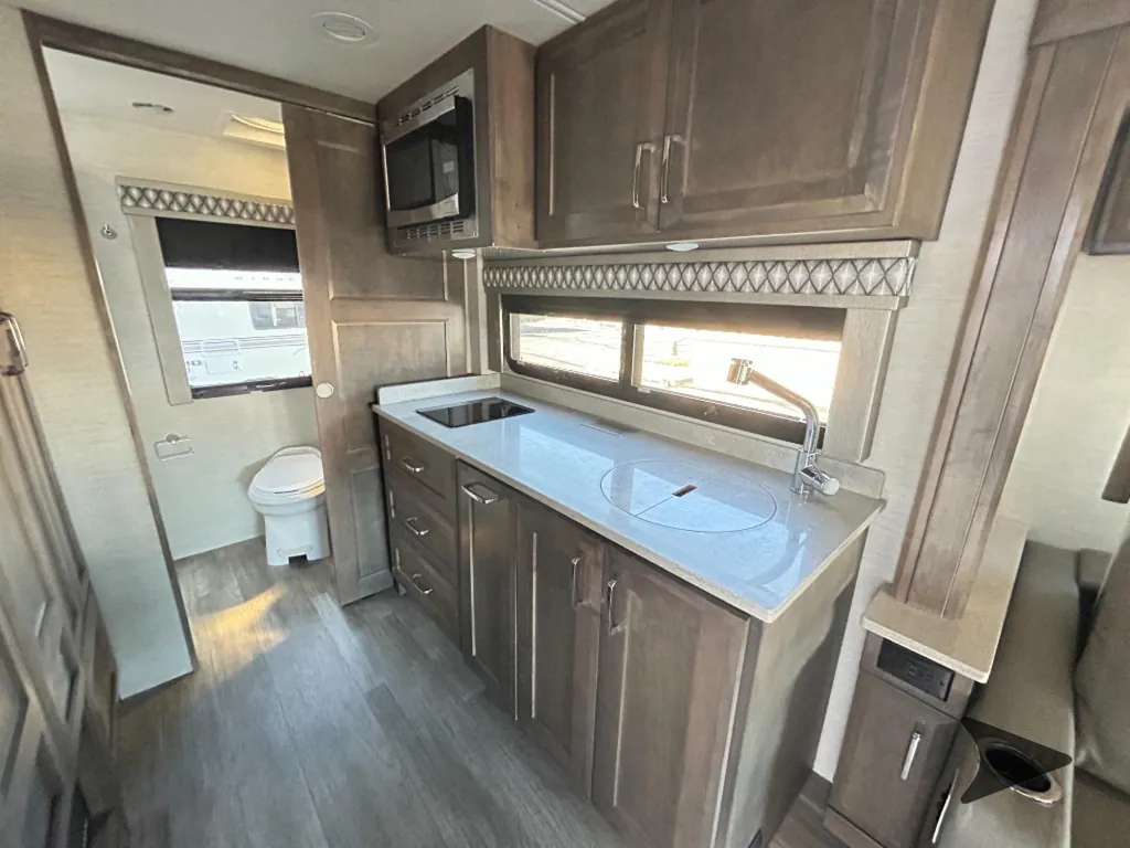 2023 Tiffin Wayfarer 25 JW, Photos photo 13