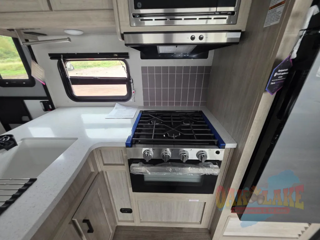2026 Coachmen Catalina Legacy Edition 273DBHCK, Photos photo 5