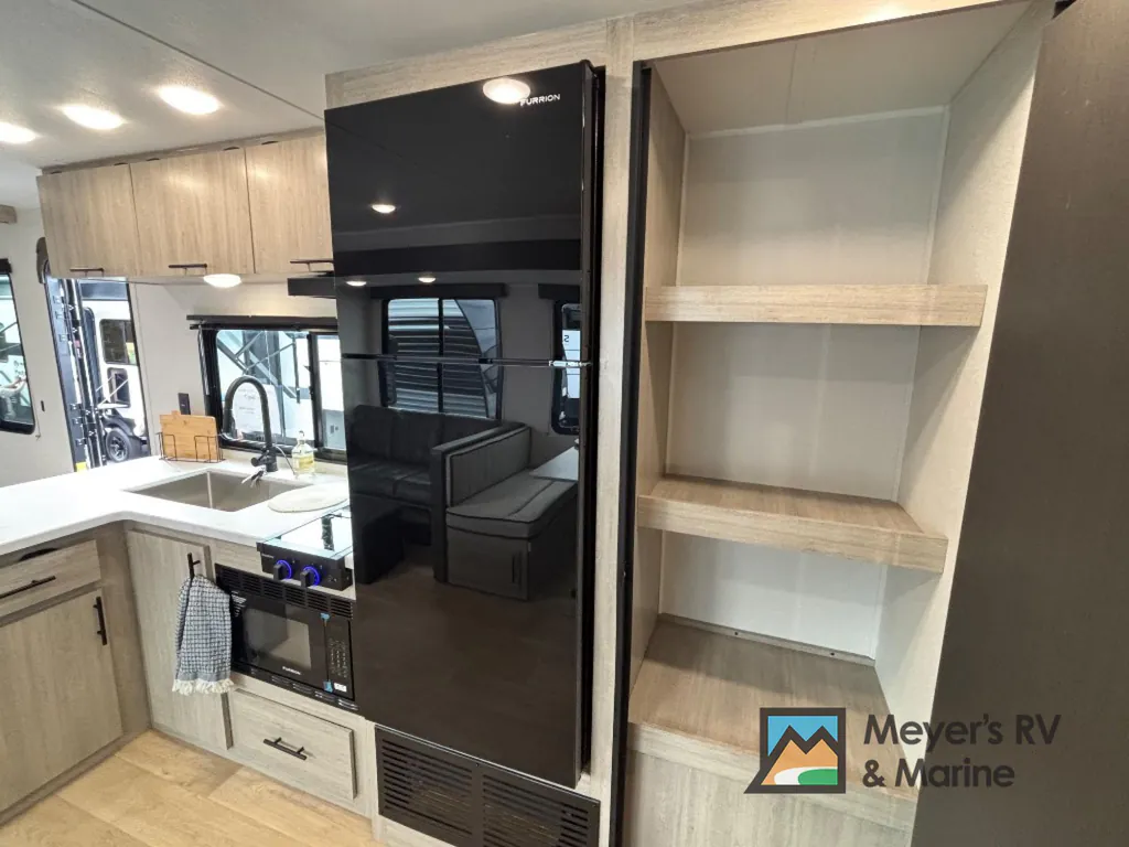 2027 East to West Della Terra 280BH, Photos photo 12