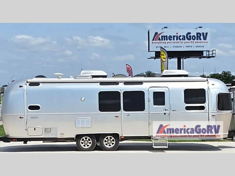 2017 Airstream Flying Cloud 30 BUNK - Photo 3