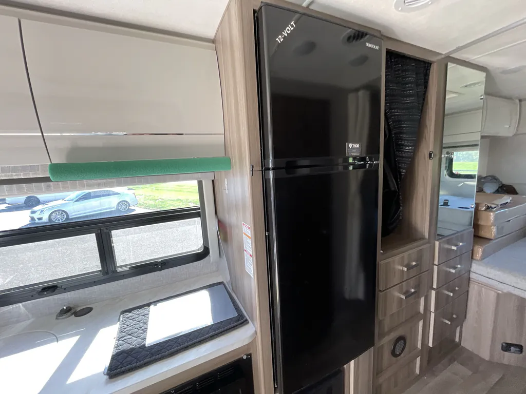 2025 Thor Motor Coach Axis 26.2, Photos photo 17