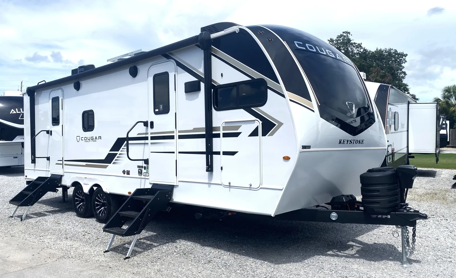 2026 Keystone RV Cougar Half-Ton 25FKD - Photo 2