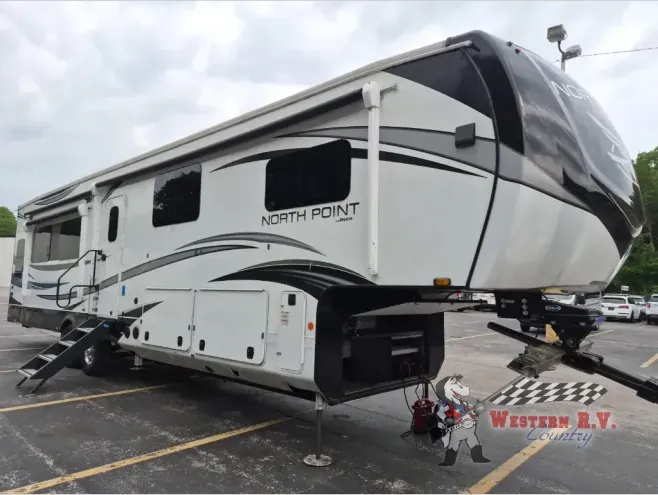 2022 Jayco North Point 377RLBH - Photo 3