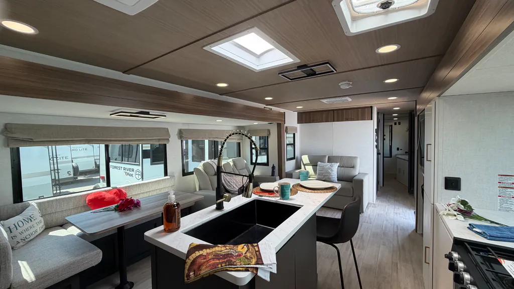 2026 Forest River Vibe 3400XL, Photos photo 7