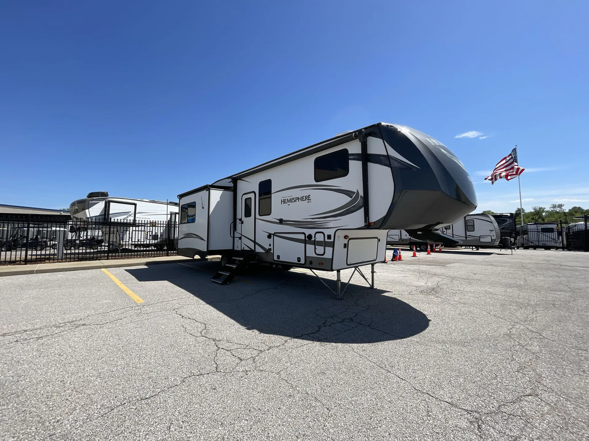 2019 Forest River Salem Hemisphere 286RL - Photo 2