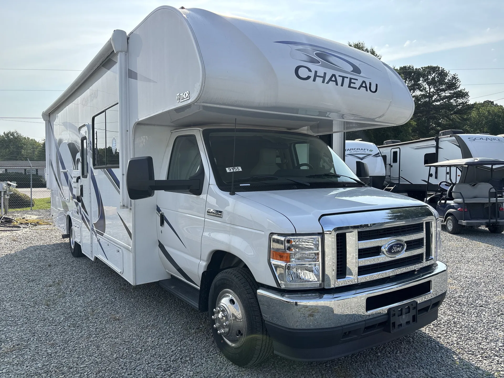 2023 Thor Motor Coach Chateau 27R - Photo 2