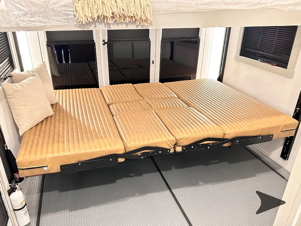 2026 Brinkley Model G 3520, Photos photo 98