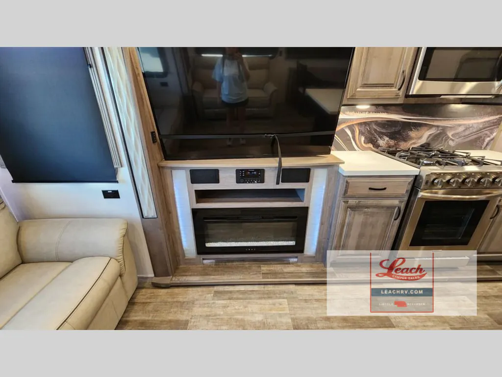 2021 Forest River Cedar Creek Champagne Edition 38EL, Photos photo 11