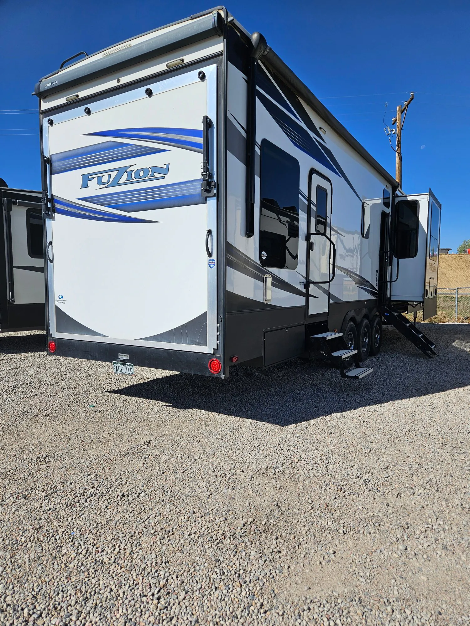 2020 Keystone Fuzion 429 - Photo 3