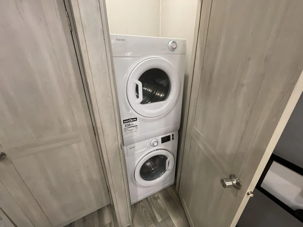 2022 Forest River Cardinal Luxury 380RLX, Photos photo 20