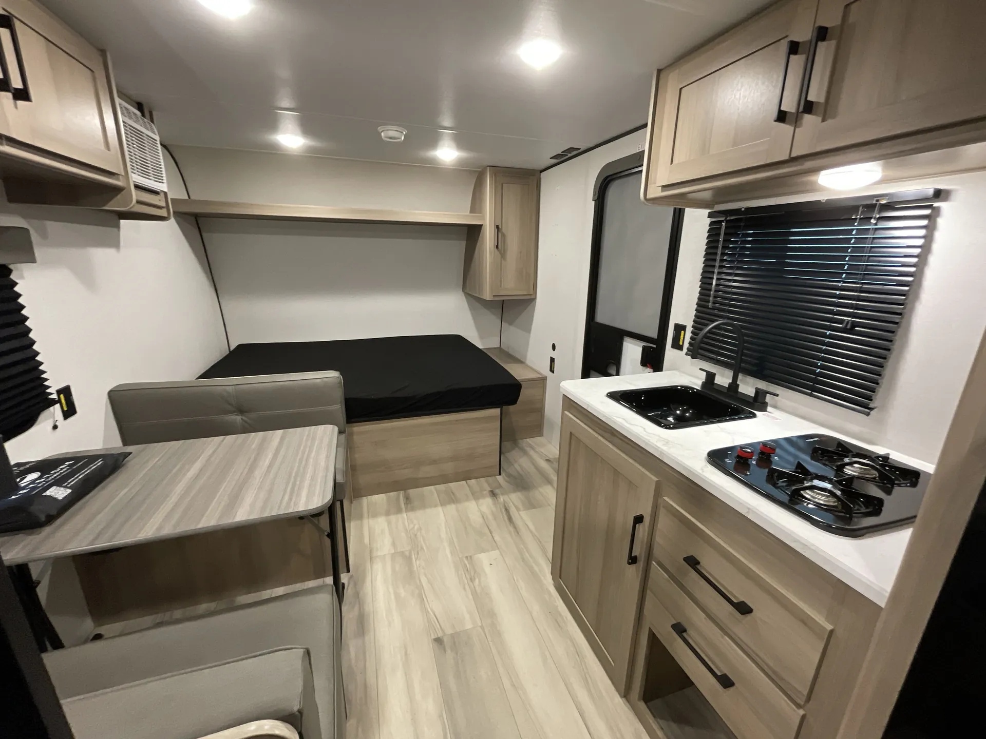 2025 Keystone Coleman 17B — living area main