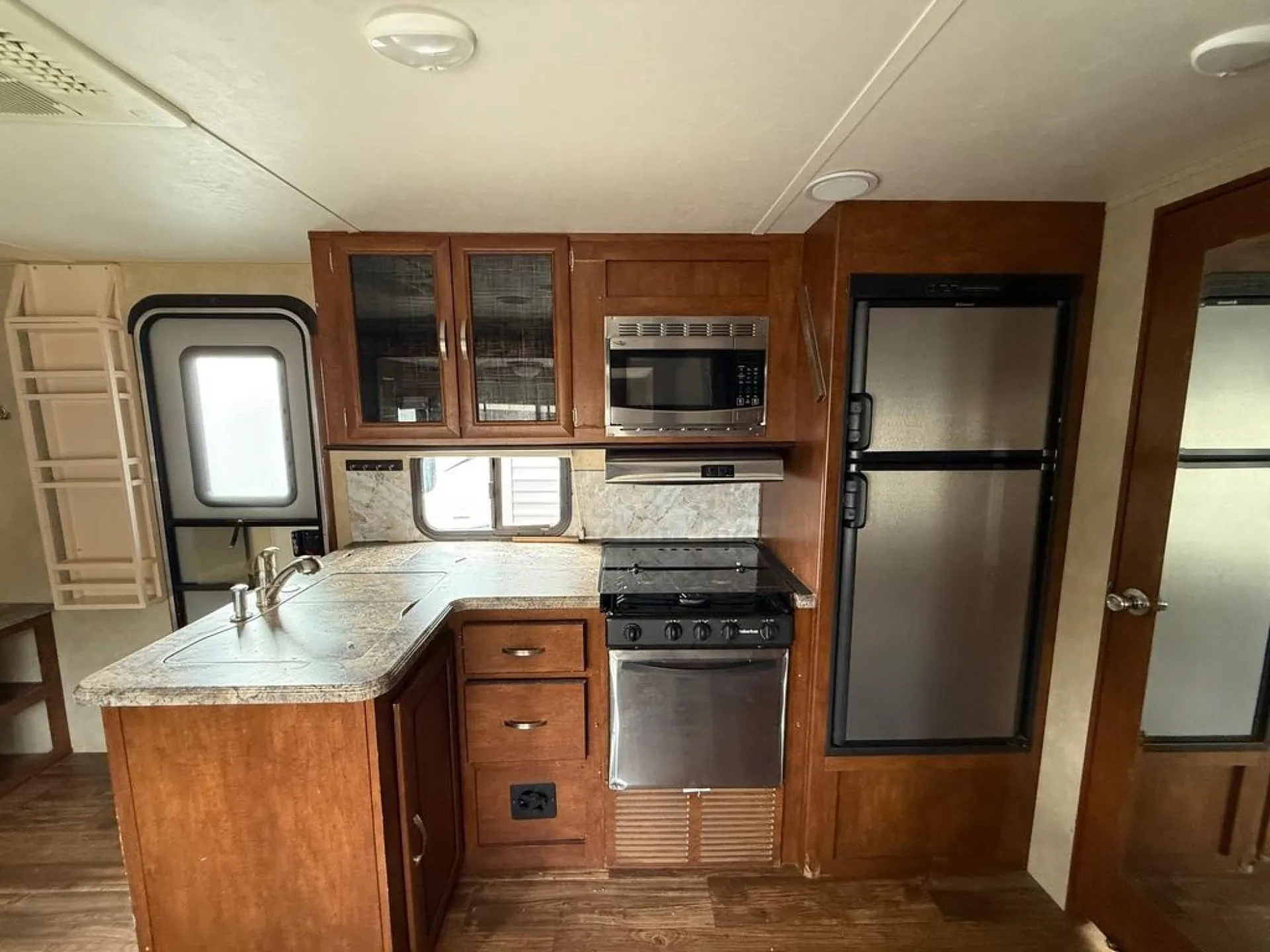 2016 Forest River Vibe Extreme Lite 21FBS dealer photo 8 from Motorhomes of California
