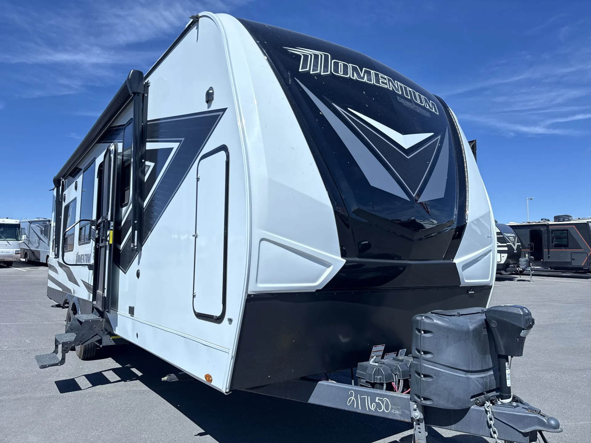 2022 Grand Design Momentum G-Class 30G - Photo 2