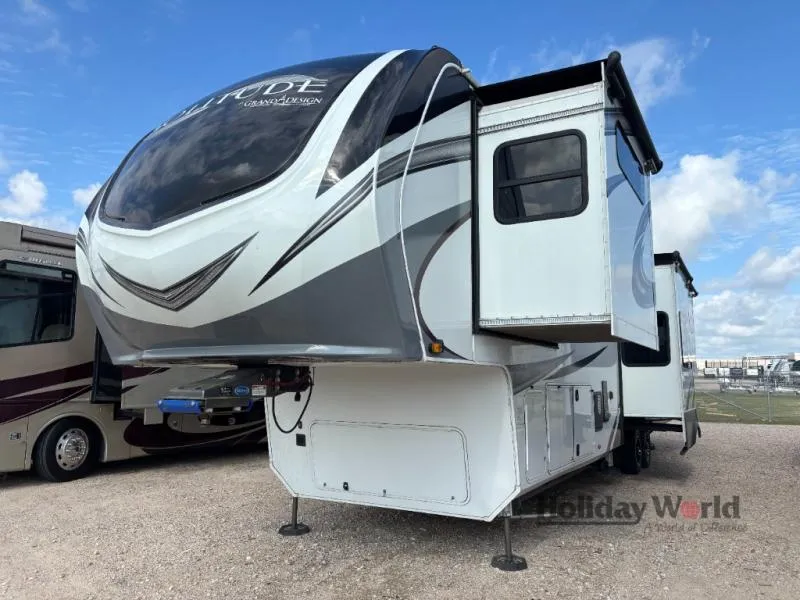 2022 Grand Design Solitude 390RK - Photo 3